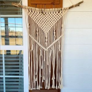 Macrame wall hanger